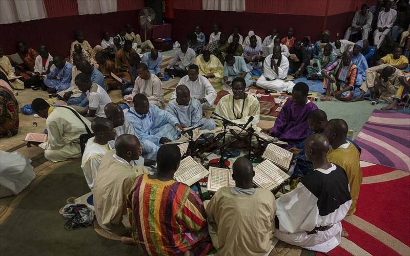 o-tasos-brettos-apokaluptei-tin-athina-ton-diaforetikon-thriskeion