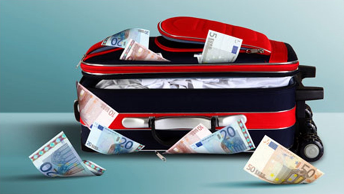 sabbatokuriako-stin-ellada-me-50-euro-ti-bradia-kai-ligotero