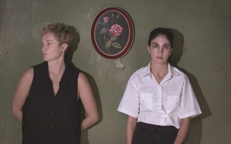 kritiki-anatemnontas-ti-basanistiki-sxesi-miteras-kai-koris