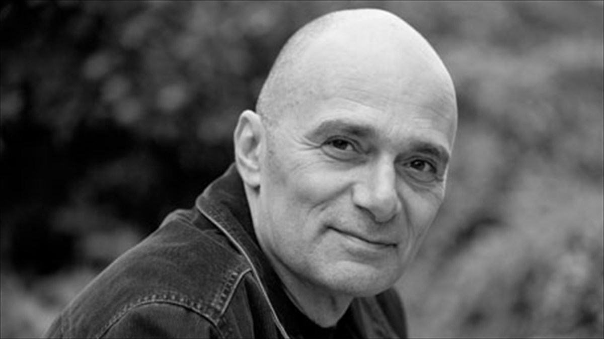 mousiki-anadromi-sto-plousio-repertorio-tou-odussea-tsakalou