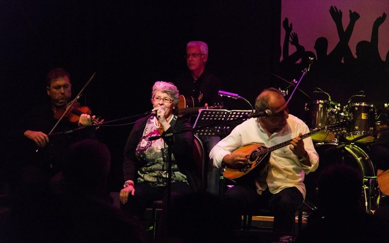 sunantisame-tin-mario-kai-ton-l-karela-sto-ruthmos-stage-photos-ton-l-karela-sto-ruthmos-stage-photos