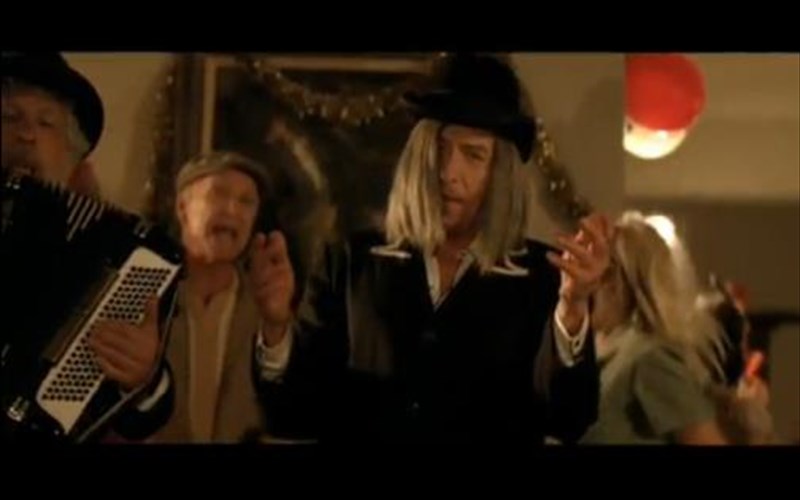 ligotero-gnosta-alla-polu-xristougenniatika-tragoudia