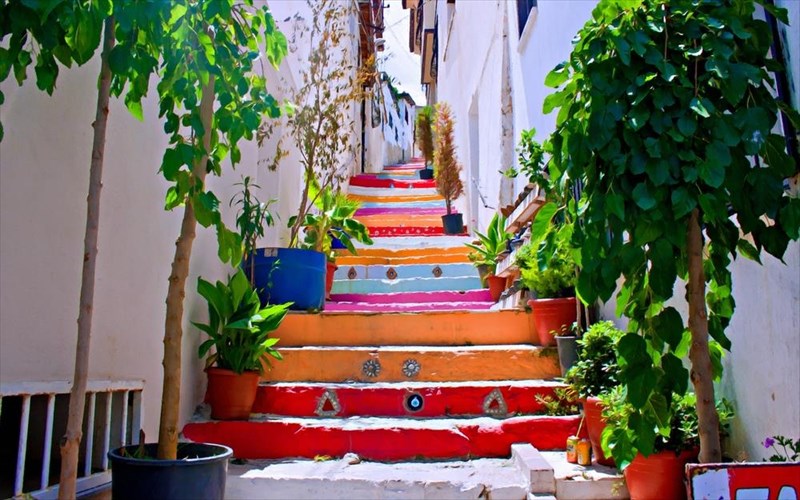 skalia-erga-texnis-se-diafores-gonies-tou-kosmou