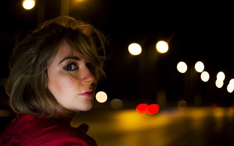 to-ena-fernei-t-allo-sto-half-note