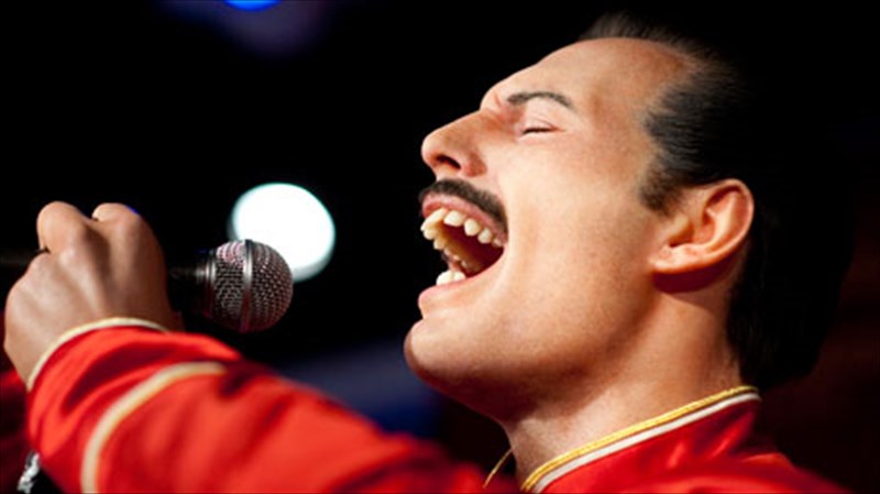 freddie-mercury-20-xronia-meta-the-show-goes-on