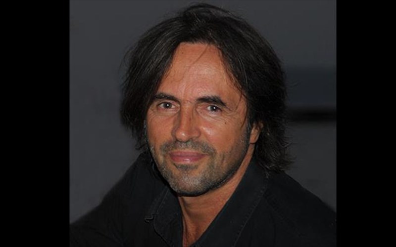 o-basilis-lekkas-tragouda-stelio-kazantzidi-ston-iano