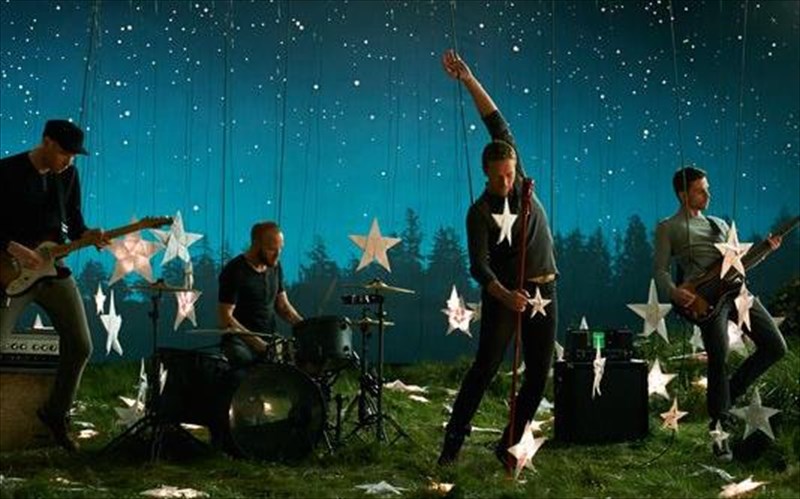 akousame-to-neo-almpoum-ton-coldplay