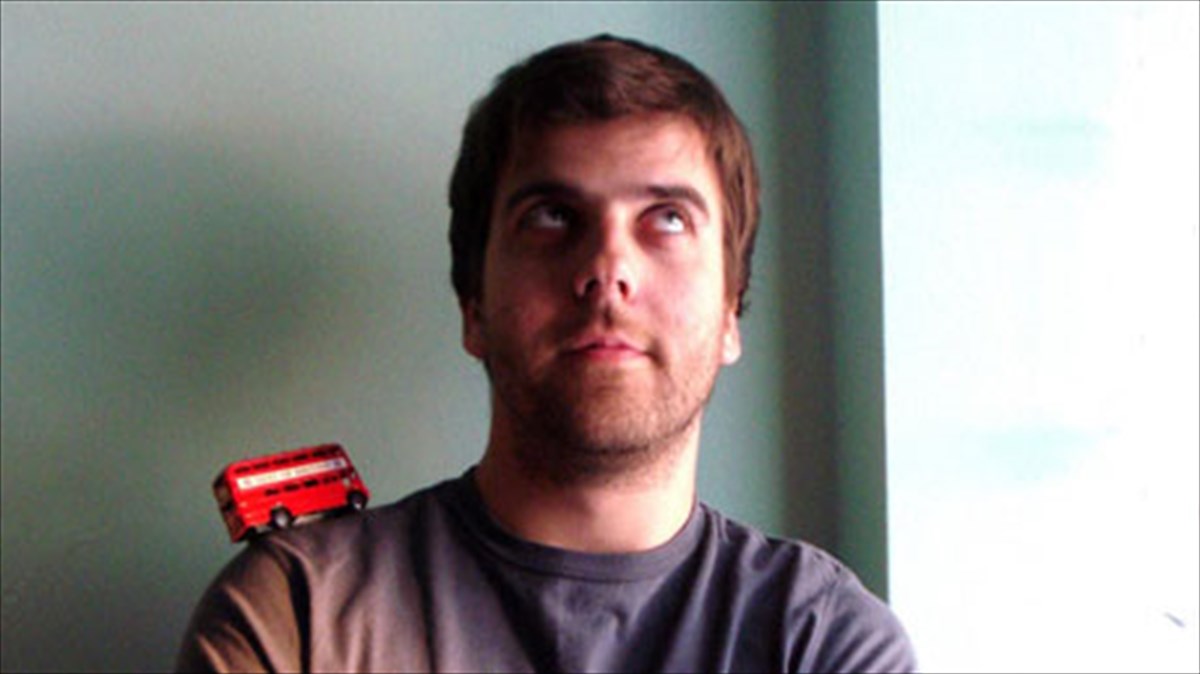 o-leonidas-marantis-me-kseno-kai-elliniko-rock-sto-nueva-trova