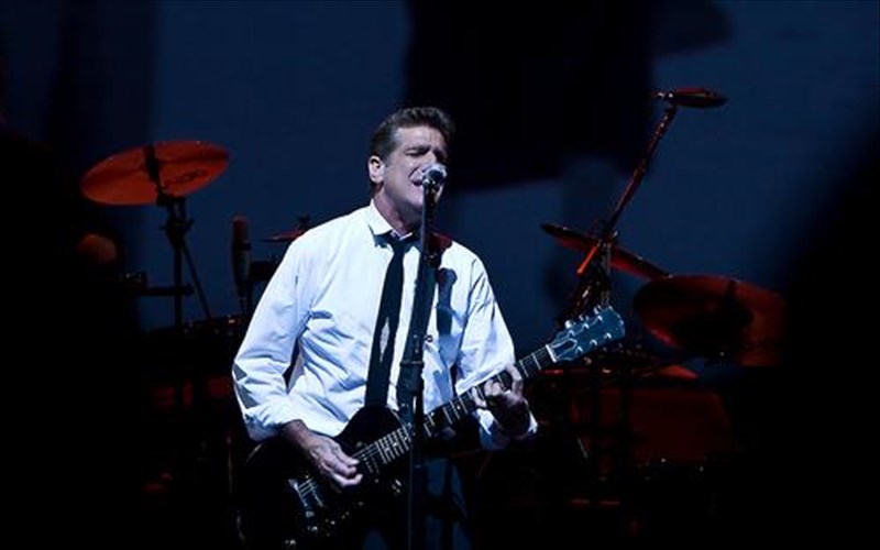 pethane-o-kitharistas-ton-eagles-glenn-frey-kitharistas-ton-eagles-glenn-frey