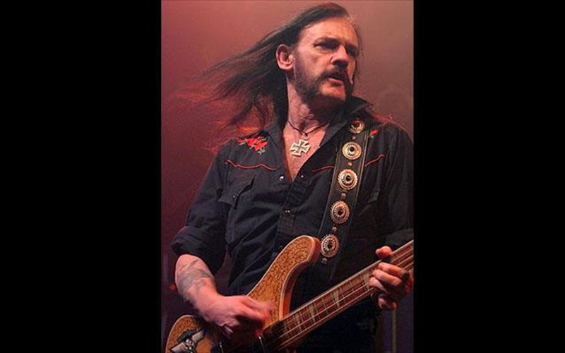 nees-apokalupseis-gia-ta-aitia-thanatou-tou-lemmy-kilmister