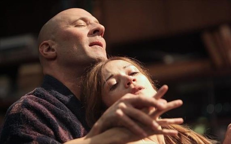 kritiki-apodunamomeni-kai-aploiki-i-ellinida-miranta