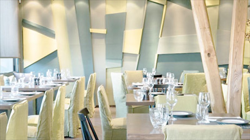 the-ivy-monterno-meeting-point-me-pop-kouzina