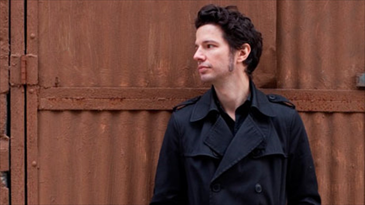 o-federico-aubele-epistrefei-stin-athina-me-neo-almpoum