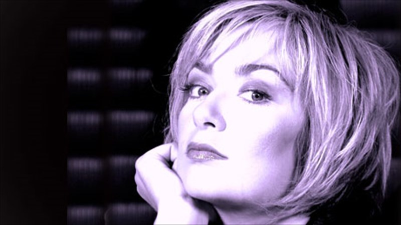 aeras-parisinon-kai-berolinezikon-cabaret-stin-athina