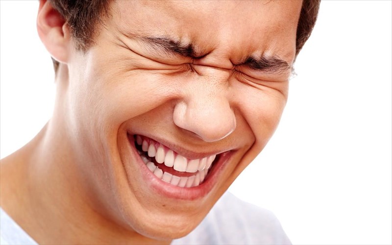 i-therapeia-geliou-einai-polu-sobari-upothesi