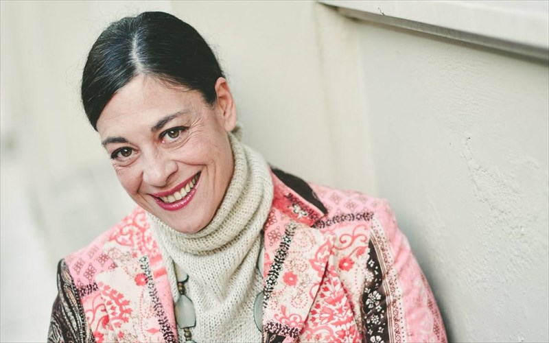 arguro-koutsou-mia-gnisia-eromeni-tou-kalou-fagitou-mila-gia-geuseis-mageiriki-kai-suntages