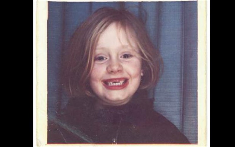 i-adele-katakta-kai-tin-elliniki-korufi