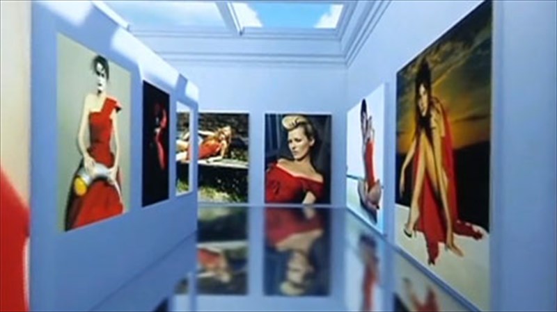 trisdiastato-mouseio-modas-apo-ton-valentino