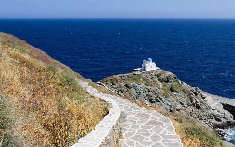 nea-pezoporiki-efarmogi-gia-ta-monopatia-tis-sifnou