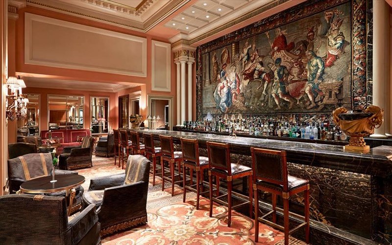 rantebou-gia-thalassines-spesialite-kai-poto-meta-ti-douleia-sto-alexanders-bar