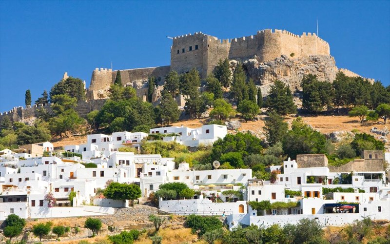 i-telegraph-psifizei-rodo-kerkura-kai-leukada-gia-oikogeneiakes-diakopes