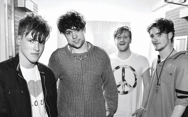 skotothikan-se-troxaio-ola-ta-meli-ton-viola-beach