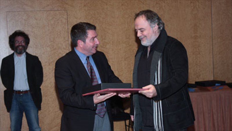 aponemithikan-ta-brabeia-karolou-koun-kai-kritikon-theatrou