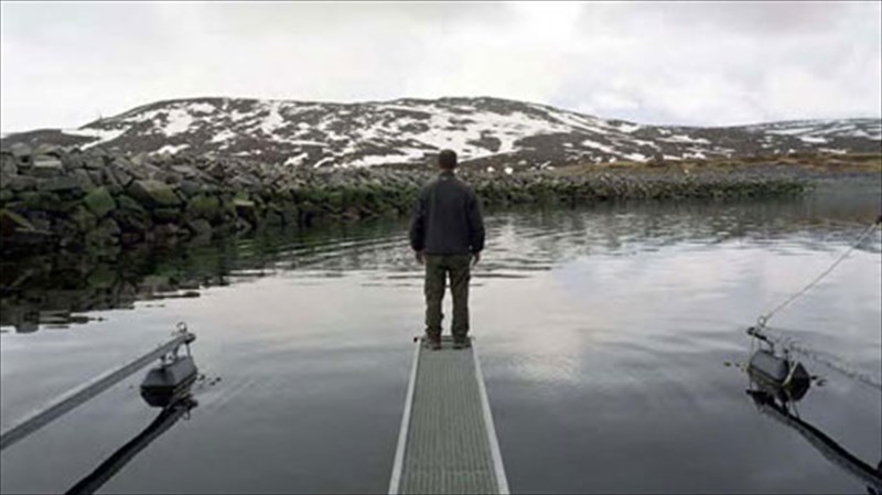 ekei-opou-i-gi-teleionei-kai-i-thalassa-arxizei-thalassa-arxizei