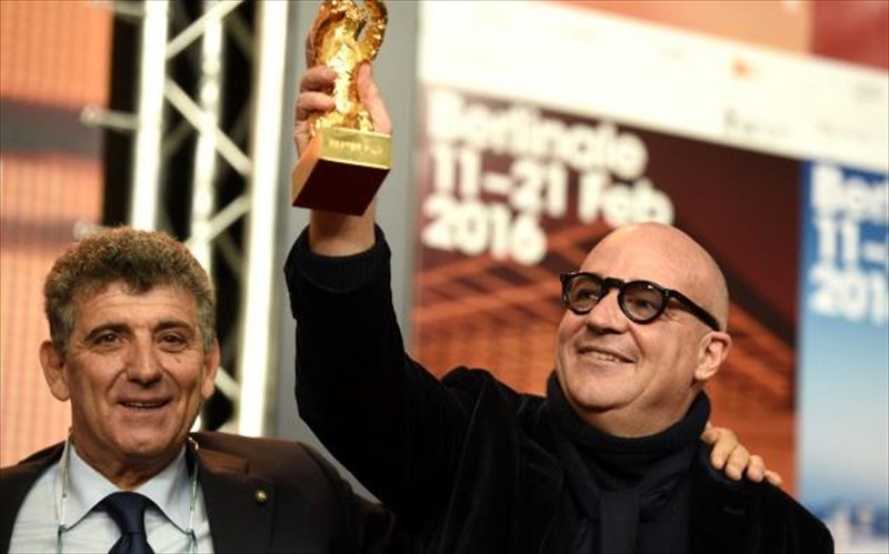 me-politikes-proektaseis-aponemithike-i-fetini-xrusi-arktos-fetini-xrusi-arktos