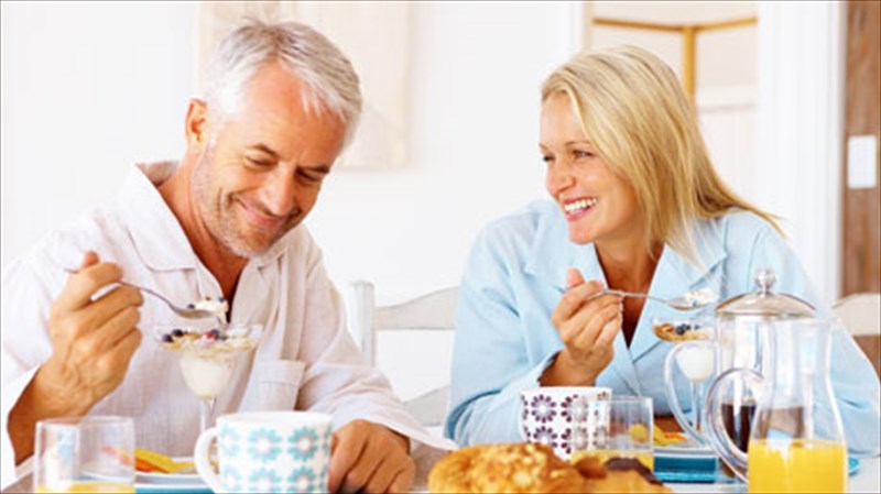 allazei-i-ilikia-allazei-kai-i-geusi-geusi