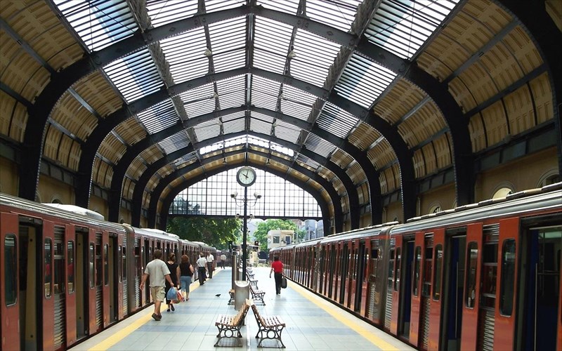 diadromes-meta-mousikis-se-metro-kai-isap