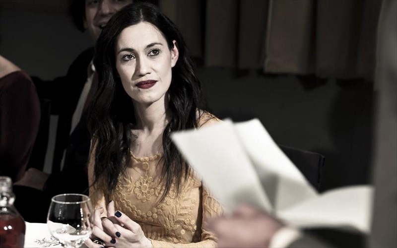 teleutaia-parastasi-gia-to-festen-sto-baumstrasse