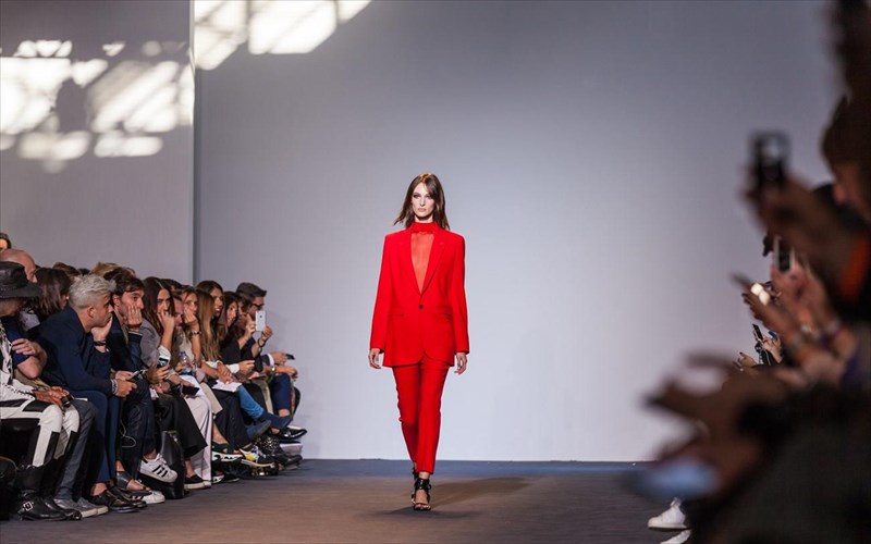 10-xromatikoi-sunduasmoi-gia-teleies-emfaniseis