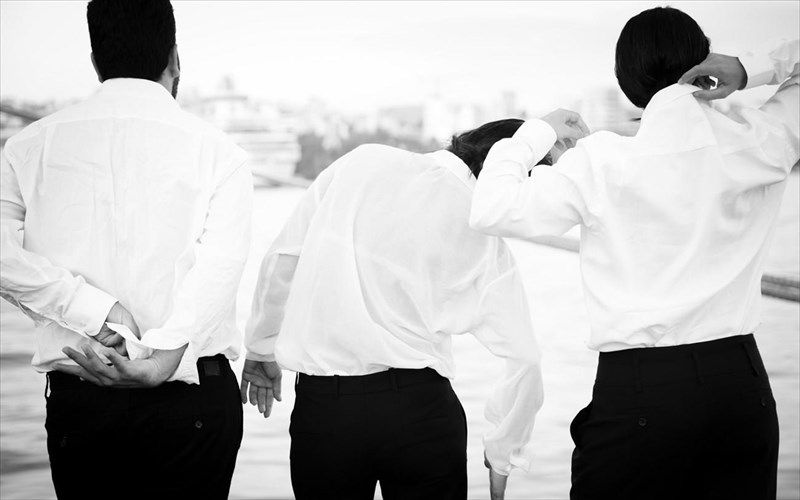 eidame-ton-kurio-tou-tzak-sto-theatro-tou-neou-kosmou