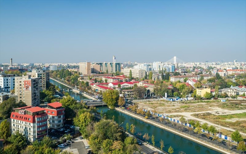 boukouresti-pianoume-ton-palmo-tis-roumanikis-proteuousas