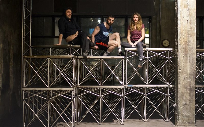 bijoux-de-kant-eisai-kai-autoi-pou-perasan-prin-apo-esena-kai-autoi-pou-tha-perasoun