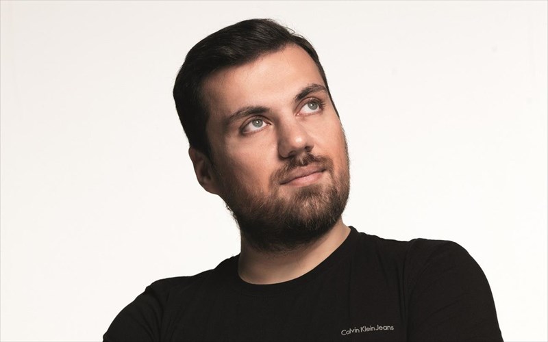 themis-karamouratidis-se-ligo-kairo-to-topio-tha-fotisei-arketa