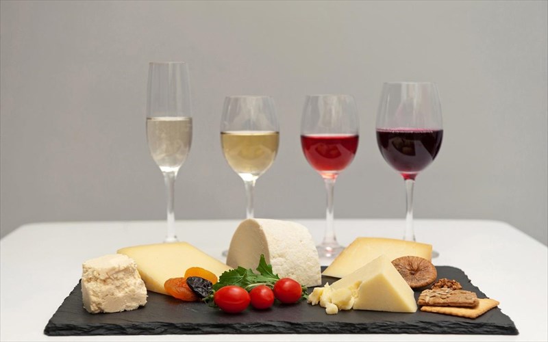 dokimasame-to-neo-aigaiopelagitiko-menou-tou-cycladic-cafe-kai-mathame-gia-to-krasi-stin-arxaiotita