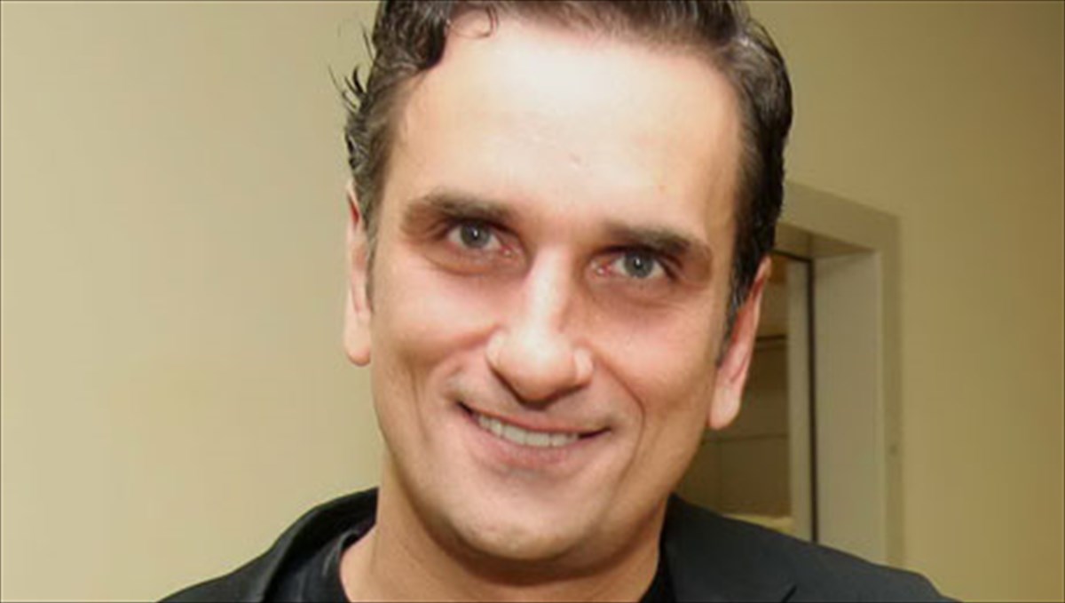 n-psarras-thelo-na-meinoun-oi-neoi-stin-ellada