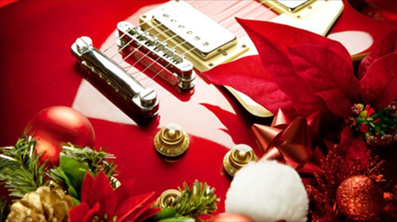 o-ai-basilis-fetos-akouei-rock