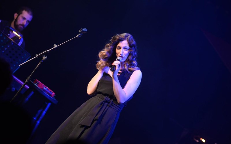 paratasi-kai-aulaia-gia-tin-mariza-rizou-sto-stauro-tou-notou