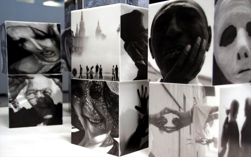 grapse-mou-ta-oneira-sou-mia-ekthesi-pou-dinei-foni-stous-apoklirous-autou-tou-kosmou