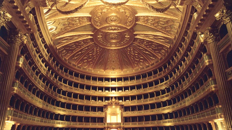 ta-asteria-tis-skalas-tou-milanou-stin-athina