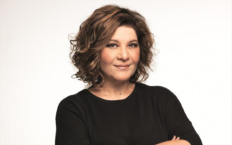 i-giota-negka-sto-cafe-tou-ianou