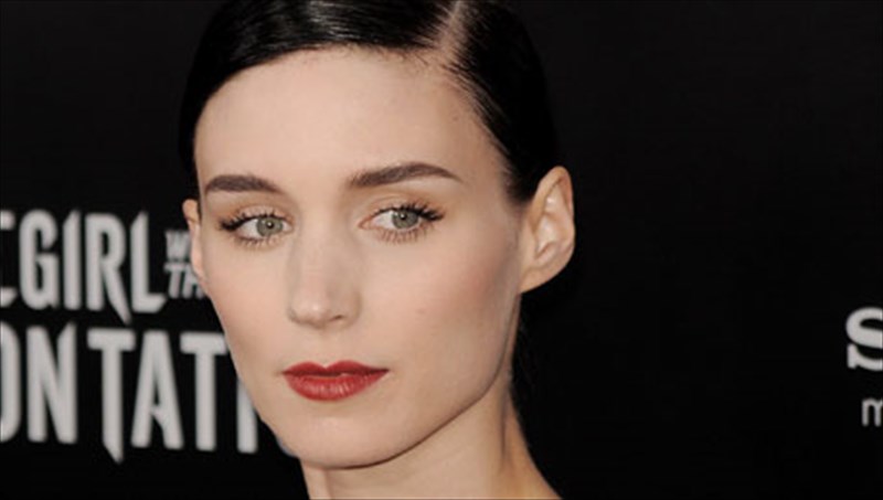 who-is-who-rounei-mara-to-koritsi-me-to-tatouaz