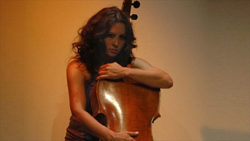 aulaia-gia-tin-parastasi-i-kakomoira-tis-napoli