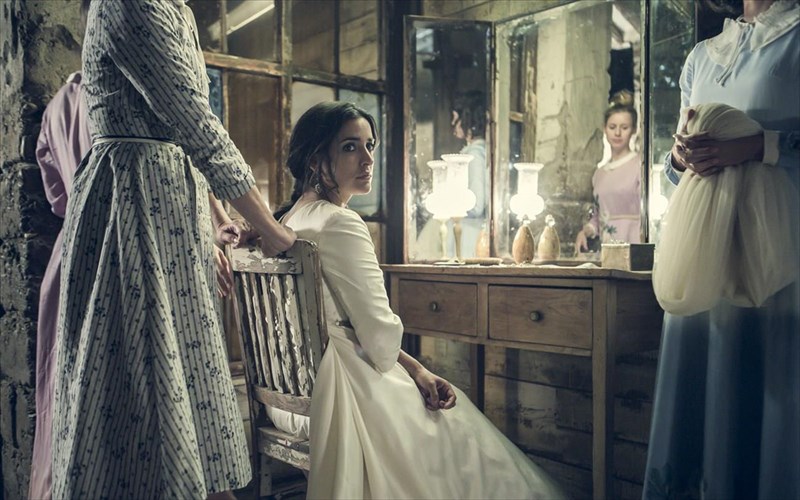 o-kainourios-matomenos-gamos-einai-mia-tainia-upodeigmatikis-omorfias