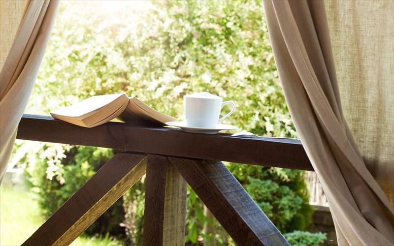 eksi-biblia-gia-tin-ebdomada-pou-ksekina