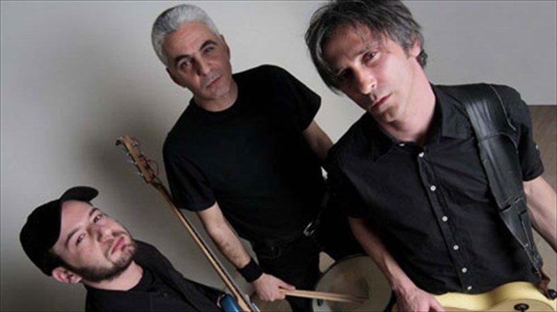 duo-live-emfaniseis-me-rock-diathesi-kai-kainourgio-album-gia-tous-distortion-tamers