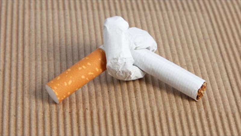 poso-boithoun-ta-emplastra-kai-oi-tsixles-nikotinis-sti-diakopi-tou-kapnismatos